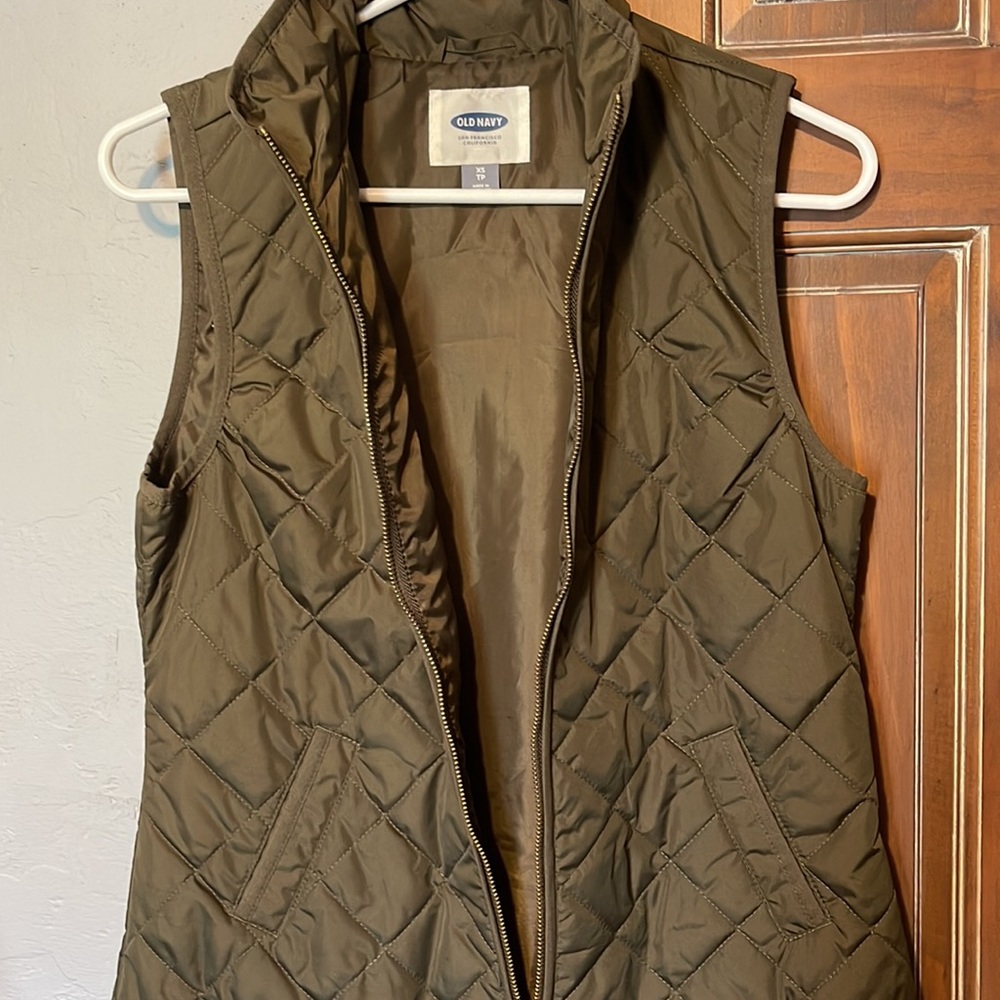 Vest - Picture 3 of 3